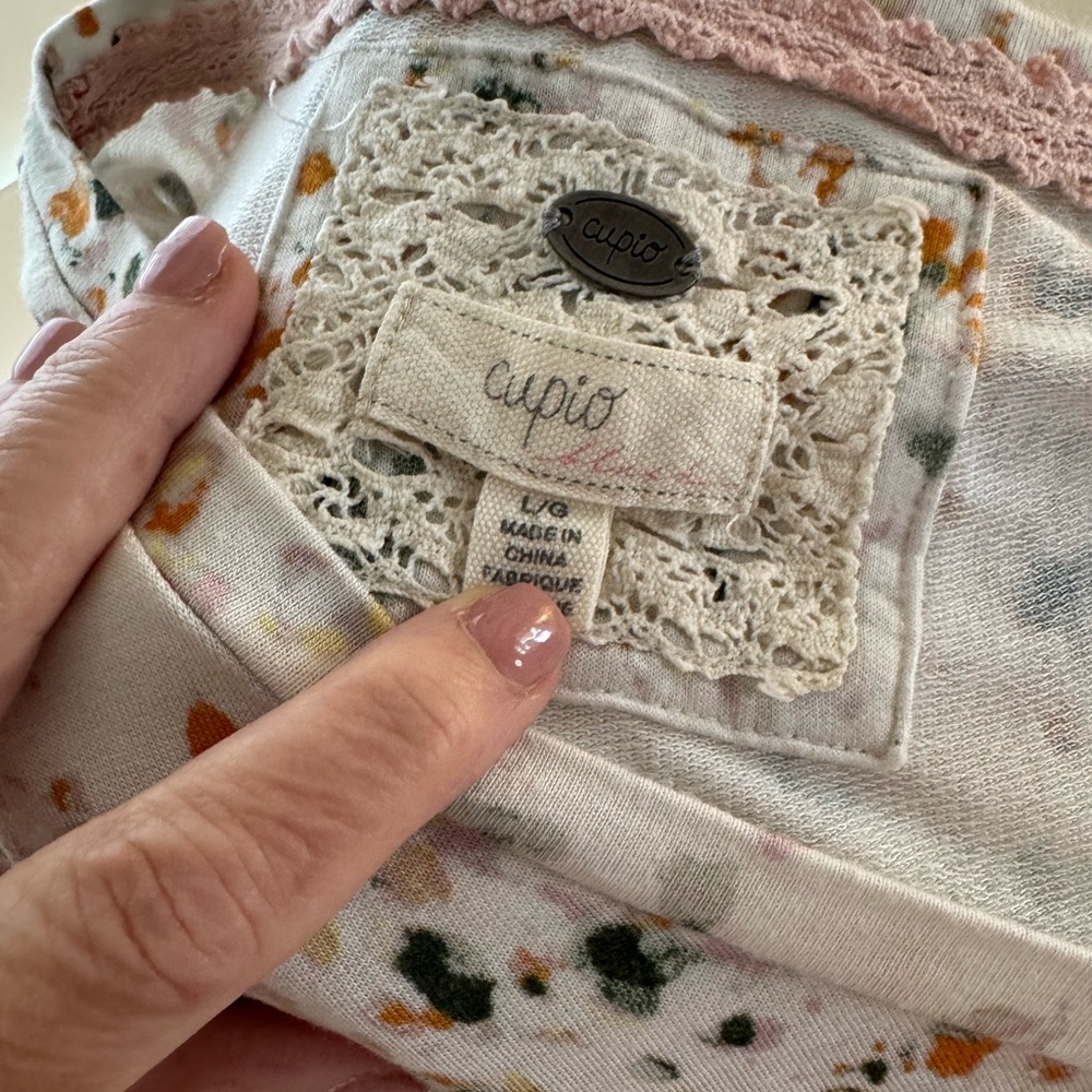 Cupio Speckled V-Neck Cute Short Sleeve Top Like New - Picture 9 of 10